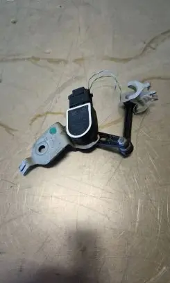 Mercedes-Benz GLC C253 Front air suspension height level sensor A0009053704