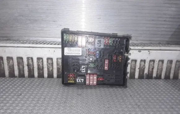Volkswagen Golf V Fuse module 1K0937124K