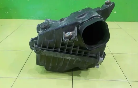 Honda CR-V Air filter box 