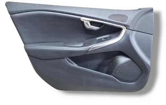 Volvo V40 Front door card panel trim 1319932 31374040