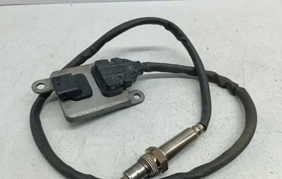 Mercedes-Benz Vito Viano W447 Lambda probe sensor A0009052909 A2C16442800 0009052909
