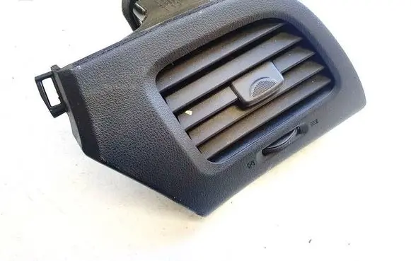 Nissan Leaf I (ZE0) Dashboard side air vent grill/cover trim 687613nm0apk81