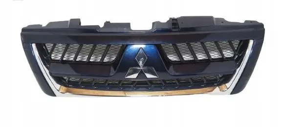 Mitsubishi Pajero Front bumper upper radiator grill MN117713