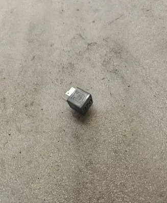Audi A4 S4 B6 8E 8H Other relay 8D0951253 V23134J52X300