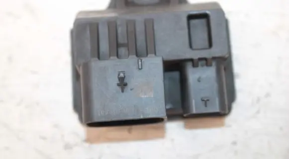 BMW 5 F10 F11 Glow plug pre-heat relay 7810856
