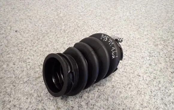 Mazda 5 Intercooler hose/pipe