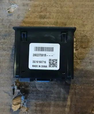 Renault Megane IV AUX in-socket connector 280237081R DQ16160716