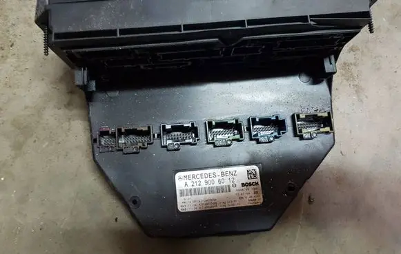 Mercedes-Benz E W212 Fuse module A2129006012