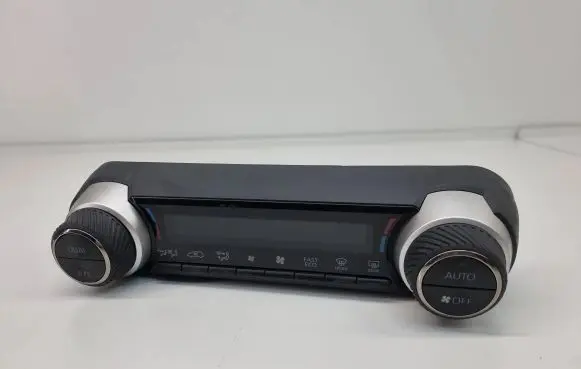 Toyota RAV 4 (XA50) Climate control unit 5590042600
