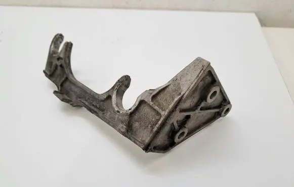 Mercedes-Benz E W212 Air filter cleaner box bracket assembly A6510940127