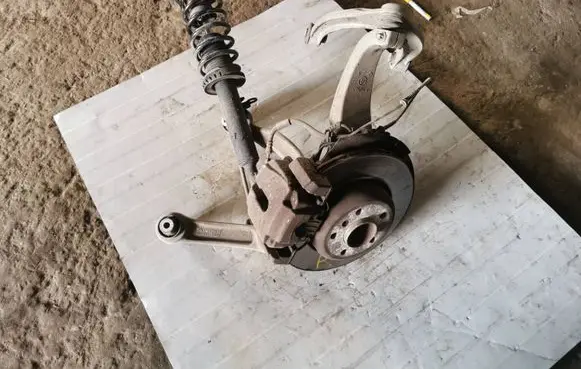 Front wheel hub