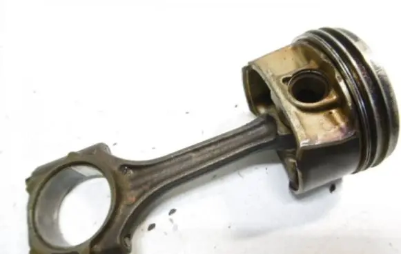 Audi A4 S4 B7 8E 8H Piston 82L143