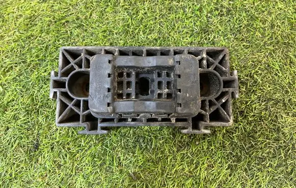 Mercedes-Benz ML W166 Jacking socket point A1666900334