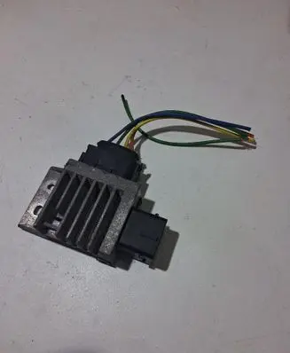 Renault Clio V Glow plug pre-heat relay 271203982R