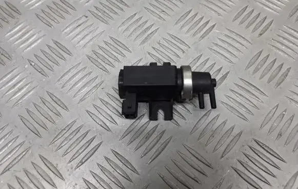 BMW 3 E46 Valve vacuum 2247906