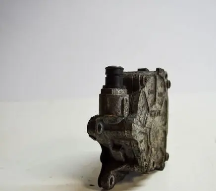 Audi A3 S3 8P Vacuum pump 03L145100G