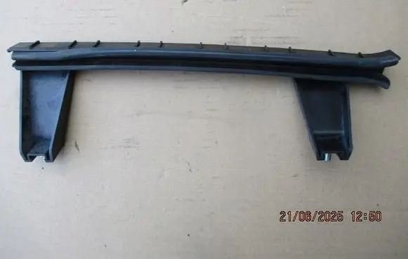 Opel Combo D Front door windshield rail 51810886