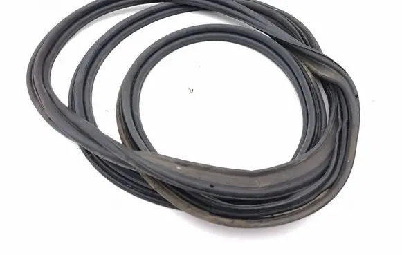 Peugeot 3008 III Trunk rubber seal (body)