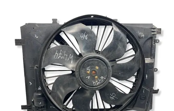 Mercedes-Benz E W212 Electric radiator cooling fan A2045000755