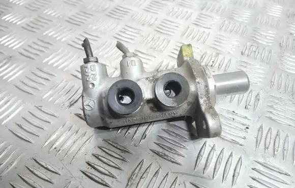 Mercedes-Benz A W168 Master brake cylinder