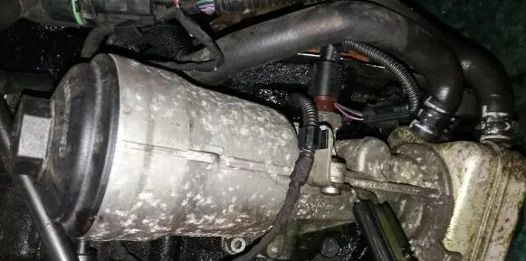 Volkswagen Golf V Oil filter cover 045115389G