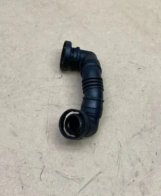 Volkswagen PASSAT B6 Breather/breather pipe/hose 03G103493E