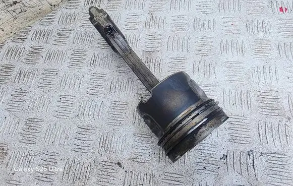 Mitsubishi ASX Piston with connecting rod 1805112 M174