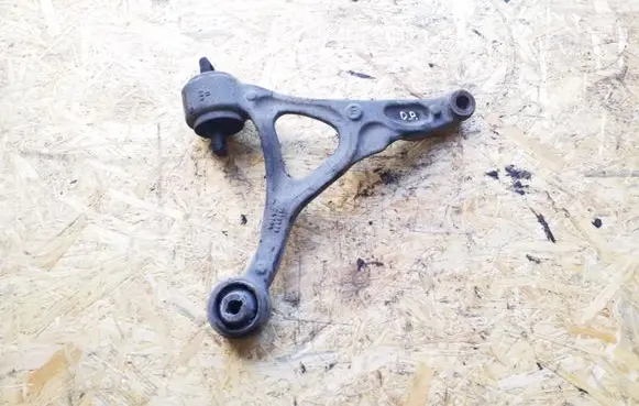 Volvo XC90 Front lower control arm/wishbone