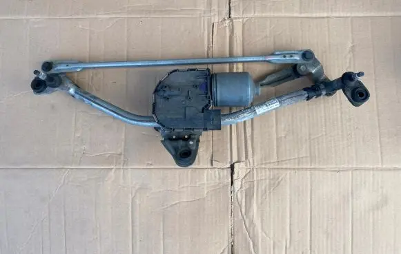 Volkswagen PASSAT B8 Front wiper linkage and motor 3G1955023C
