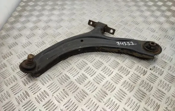 Nissan Qashqai Front lower control arm/wishbone