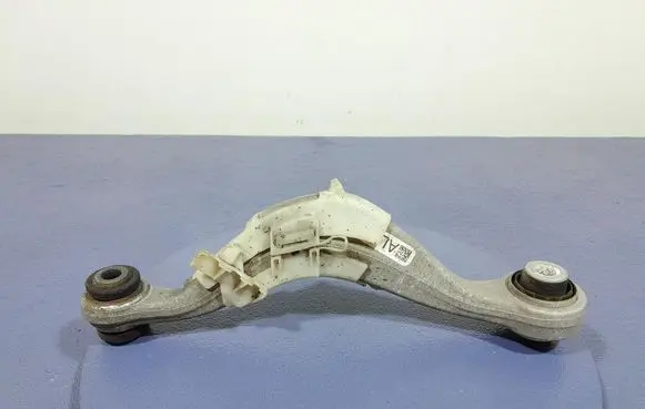 BMW M5 Rear control arm 6883339