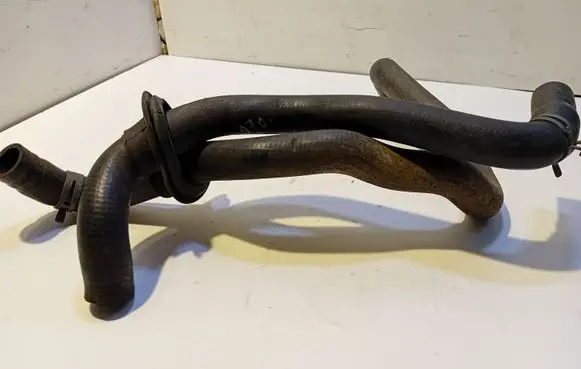Audi A4 S4 B5 8D Engine coolant pipe/hose