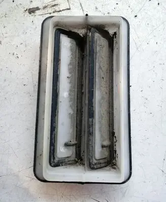 Opel Zafira B Quarter panel pressure vent 