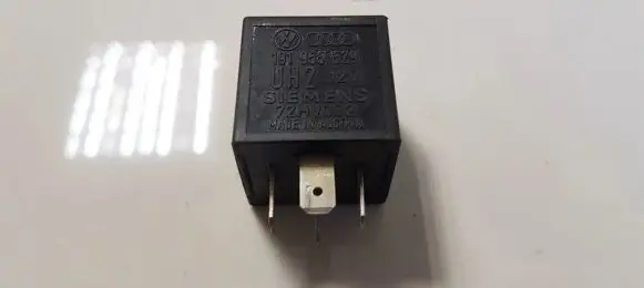 Volkswagen Golf III Other relay 191955529 72HV002
