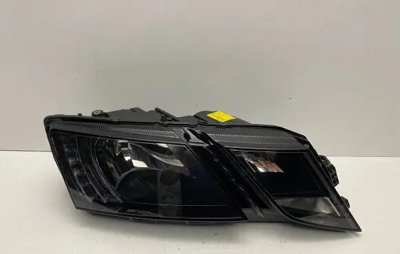 Skoda Octavia Mk3 (5E) Headlight/headlamp 5E1941016C 030110420200 E15A6368