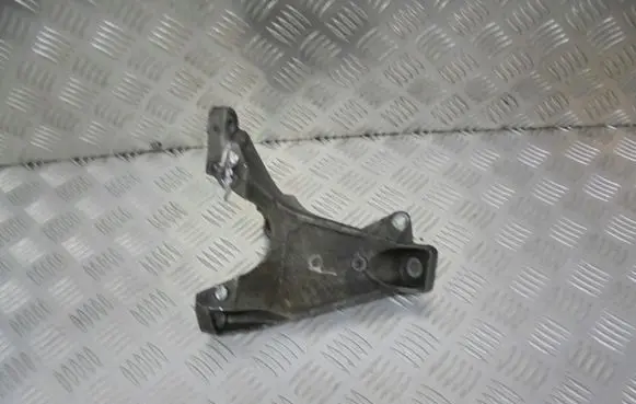 Audi A4 S4 B6 8E 8H Engine mounting bracket 8E0199308A