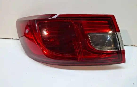 Renault Clio IV Rear/tail lights S27639482 265554091R