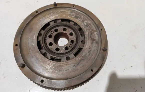 BMW 5 E39 Flywheel 21211223