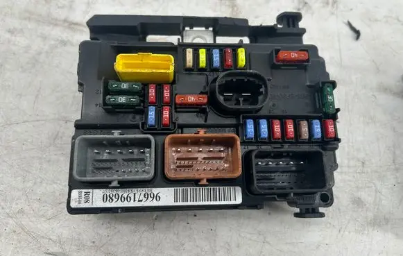 Citroen C4 Grand Picasso Fuse module 9667199680