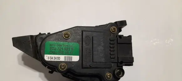 Volkswagen PASSAT B5.5 Accelerator throttle pedal 8D2721523B