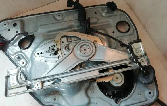Volvo V50 Sliding door window regulator with motor 8679083