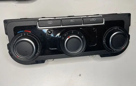 Volkswagen PASSAT B7 Climate control unit 7N0907426AM 5HB00975170