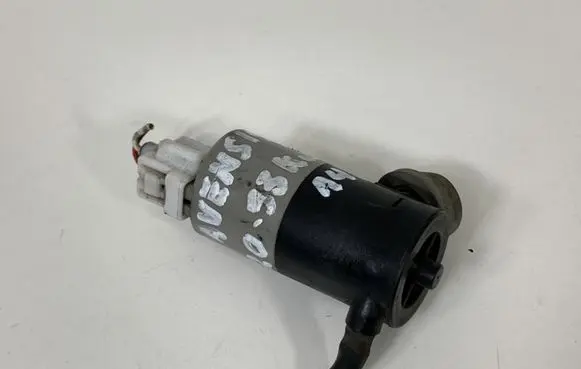Toyota Avensis T270 Windscreen/windshield washer pump 1032551001