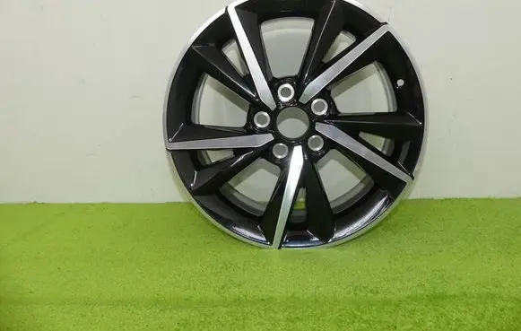 Toyota Auris E210 R17 alloy rim PW457-02001 42611-YY680