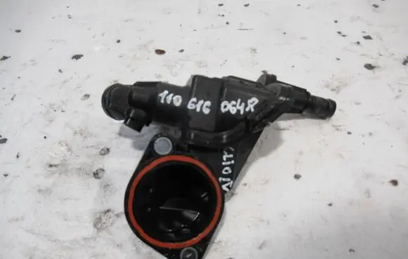 Dacia Sandero Thermostat housing 110616064R