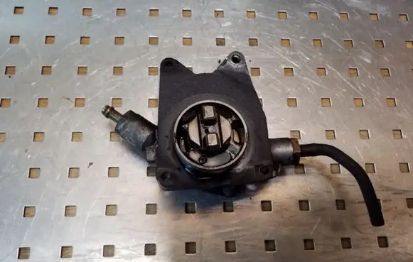 Opel Antara Vacuum pump 96440320