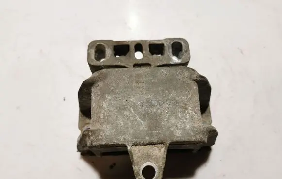 Volkswagen Golf IV Engine mount bracket 1J0199555