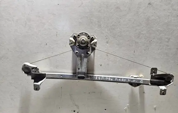 Opel Omega A Rear door manual window regulator 90224848