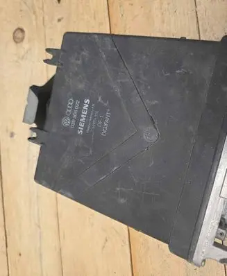 Audi 80 90 S2 B4 Engine control unit/module 039906022