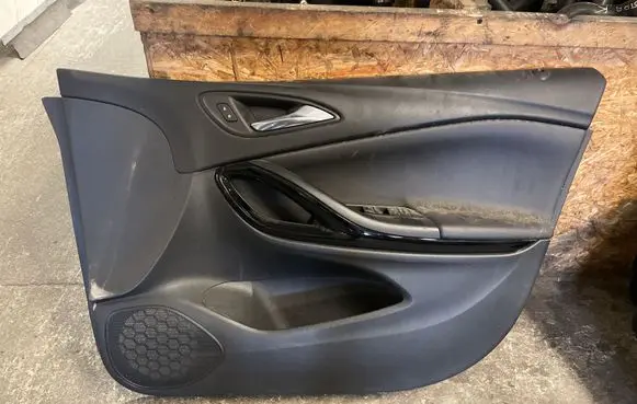 Opel Astra K Front door card panel trim 2513835